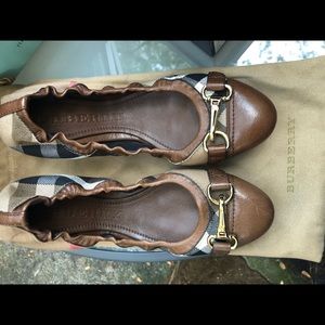 🚫🚫SOLDBurberry Shipley novacheck ballerina flats
